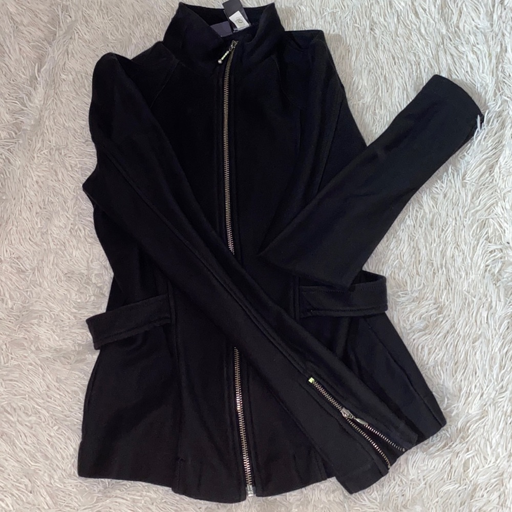 black zip up sweater